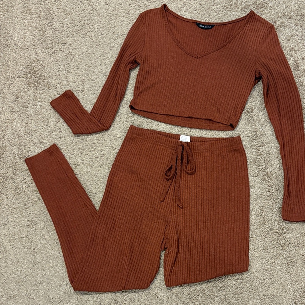 SHEIN Ribbed V-Neck Cropped Lounge Set — Rust